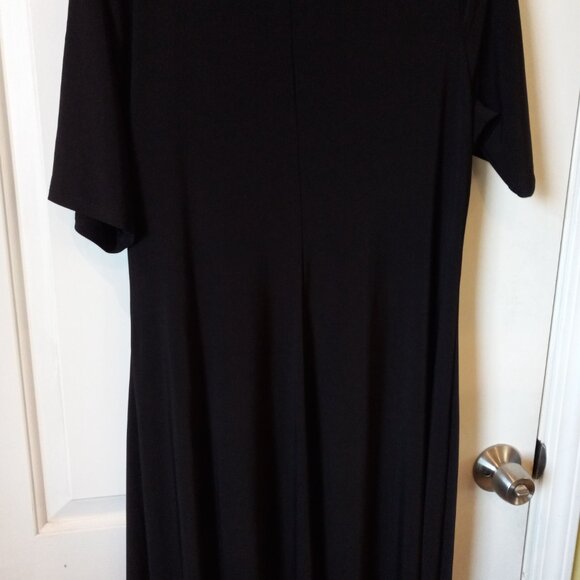 BLACK MSK Plus Size V-Neck Fit & Flare Midi Dress - Picture 3 of 4